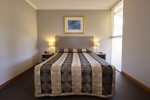 Room - Seasons Hotel Newman (Newman)