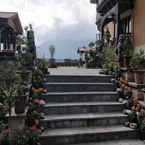 Property grounds - Club Mahindra Chumbi (Gyalshing)