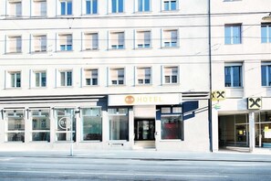 Exterior - Hotel Bandb Graz Hauptbahnhof (Graz)