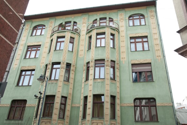 Exterior - Palace Apartments (Budapest)