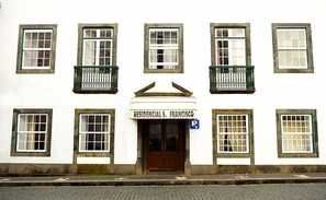 Exterior detail - Residencial Sao Francisco (Horta)