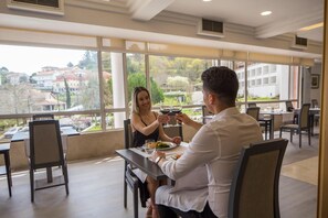 Dining - Hotel Do Parque (Sao Pedro do Sul)