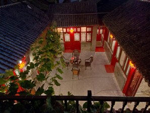 Tempat makan luar
