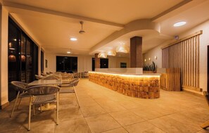 Dining - Elmina Bay Resort (Elmina)