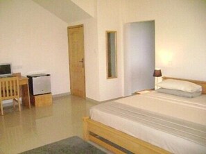 Room - Elmina Bay Resort (Elmina)