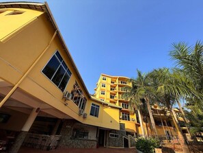 Exterior - Isamilo Lodge (Mwanza)