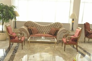 Living area - Guard Hotel (Cairo)