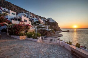 Property grounds - Ilidi Rock Apartments (Tilos Island)
