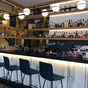 Bar (on property) - Park (Larissa)