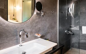 Bathroom - Park (Larissa)