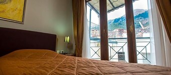 City Hotel Apollonion