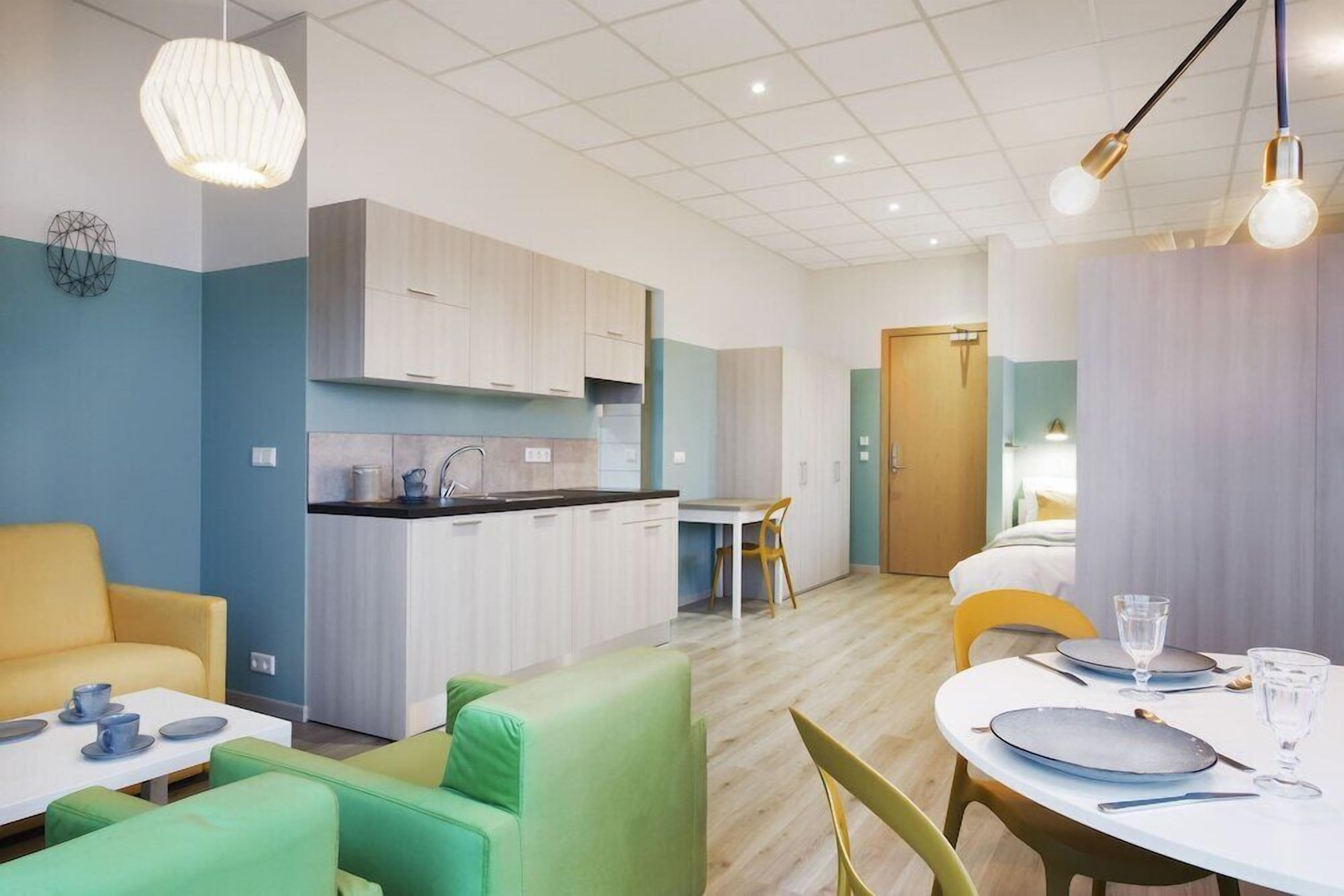 المنشأة من الداخل