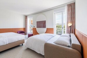 Room - Koper (Koper)
