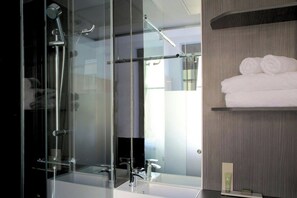Bathroom - Z Hotel Glasgow (Glasgow)