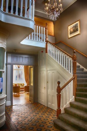 Interior - Bell Hotel (Sandwich)