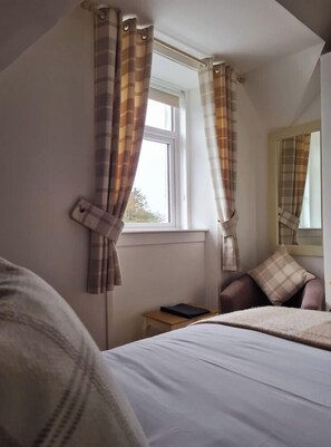 Room - Atholl House Hotel (Dunvegan)