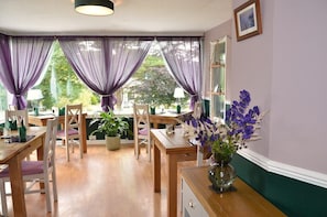 Dining - Atholl House Hotel (Dunvegan)