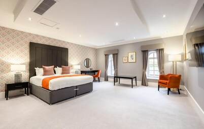 The Vale & Golf Club