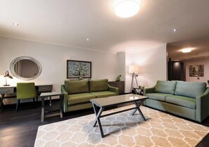 Living area - THE Vale Golf Club (Pontyclun)