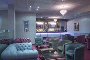 Bar (on property) - THE Vale Golf Club (Pontyclun)