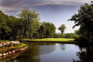 Golf - The Vale & Golf Club (Pontyclun)