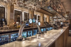 Bar (en el alojamiento)