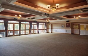 Interior - The Farmhouse Innlodge (Portsmouth)