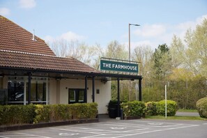Exterior - The Farmhouse Innlodge (Portsmouth)