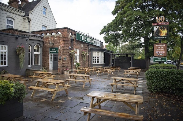 Outdoor dining - Best Western Middlesbrough (Middlesbrough)