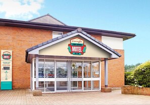 Exterior - Ibis Budget Warrington Lymm Services (Lymm)