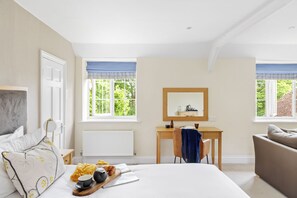 Unclassified image, 3 of 86, button - The Mole Resort (Umberleigh)