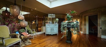THE Cairn Lodge Hotel