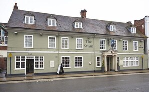 Exterior - Swan Hotel (Alton)