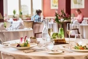 用餐