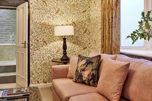Living area - Ockenden Manor Hotel And Spa (Haywards Heath)
