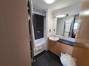 Bathroom - Royal Hotel (Liverpool)