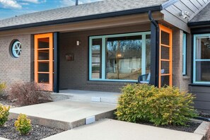 Exterior detail - Midtown Mod Spa Oasis (Tulsa)