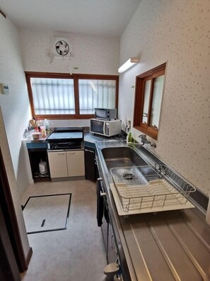 Private kitchen - Taisho Modern Villa ZEN [vr] (Hakone)