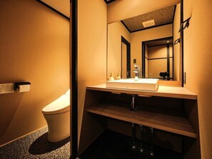 Bathroom - Tsumugi Hachijominamotocho [vr] (Kyoto)