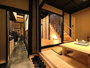 Interior - Tsumugi Hachijominamotocho [vr] (Kyoto)