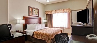 Weyburn Canalta Hotel