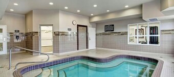 Weyburn Canalta Hotel