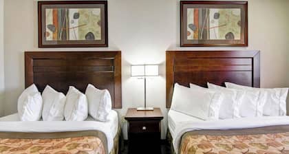 Weyburn Canalta Hotel