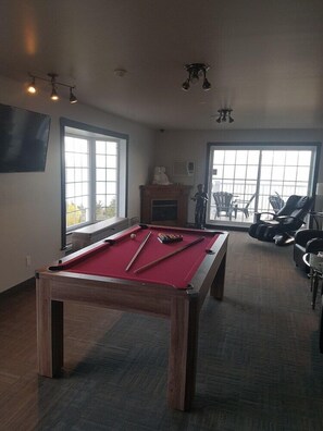 Games room - Hotel Le Petit Manoir Du Casino (La Malbaie)