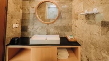 Free toiletries, towels, soap, shampoo