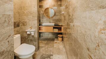 Free toiletries, towels, soap, shampoo