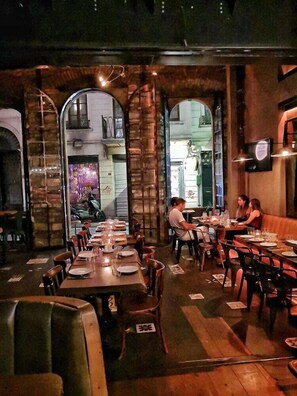 Dining - Gumusyan Hotel (Istanbul)