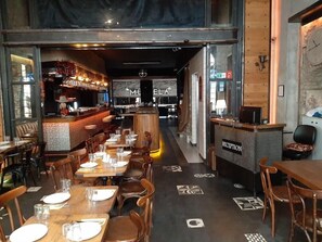 Bar (on property) - Gumusyan Hotel (Istanbul)