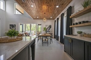 Interior - Broken Bow Cabin w/ Hot Tub & Creek Views (Broken Bow)
