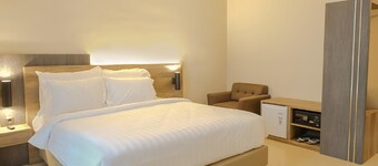 de Baghraf Hotel Sumenep by Amithya